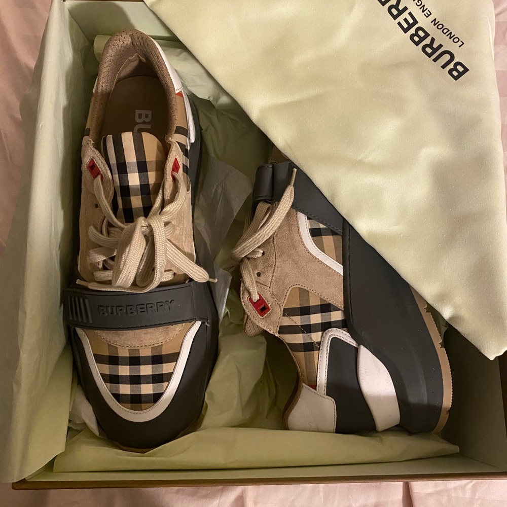 Burberry sneakers - Picture 10 of 13